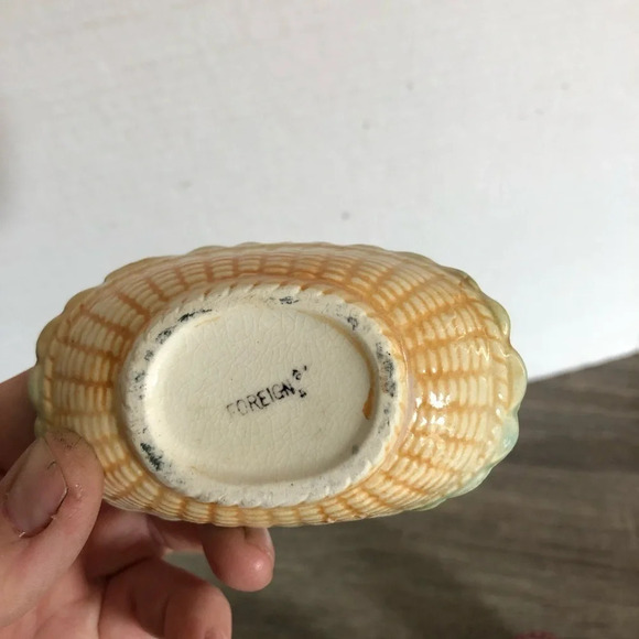 Vtg Ceramic Salt  and Pepper Set - Picture 5 of 10